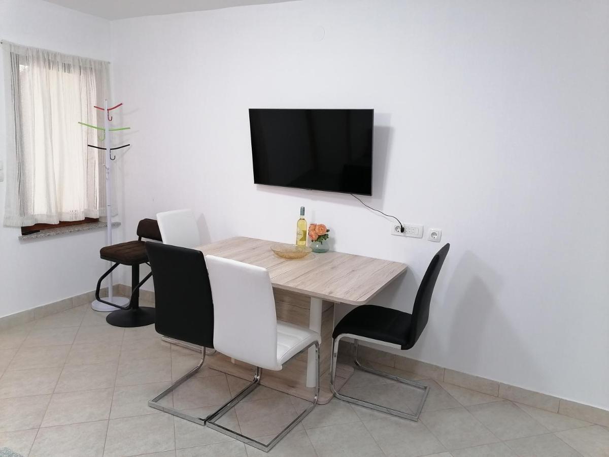 Kika Apartman Dramalj Kültér fotó